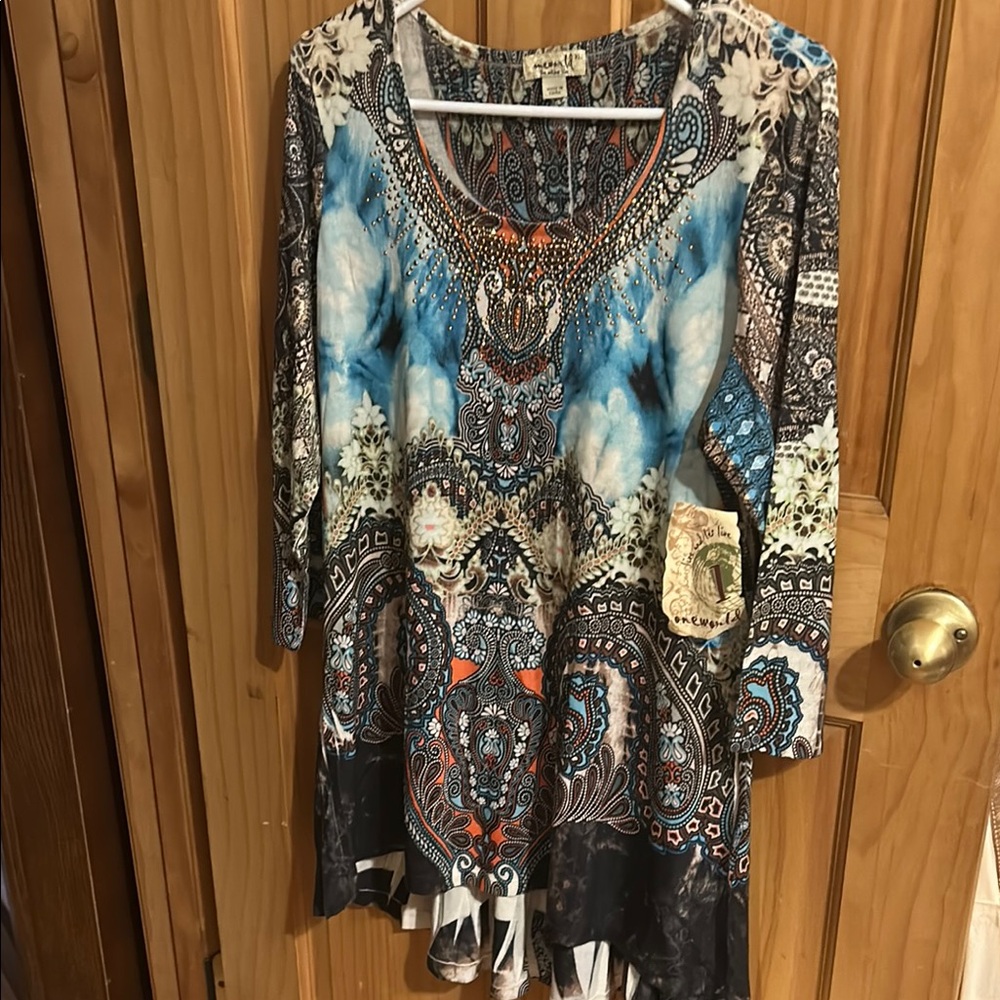 Blue and Black Asymmetrical Graphic Tunic rese